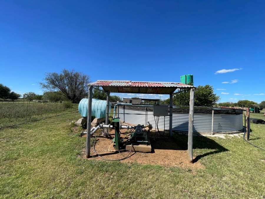 6 Bedroom Property for Sale in Bloemhof Rural North West